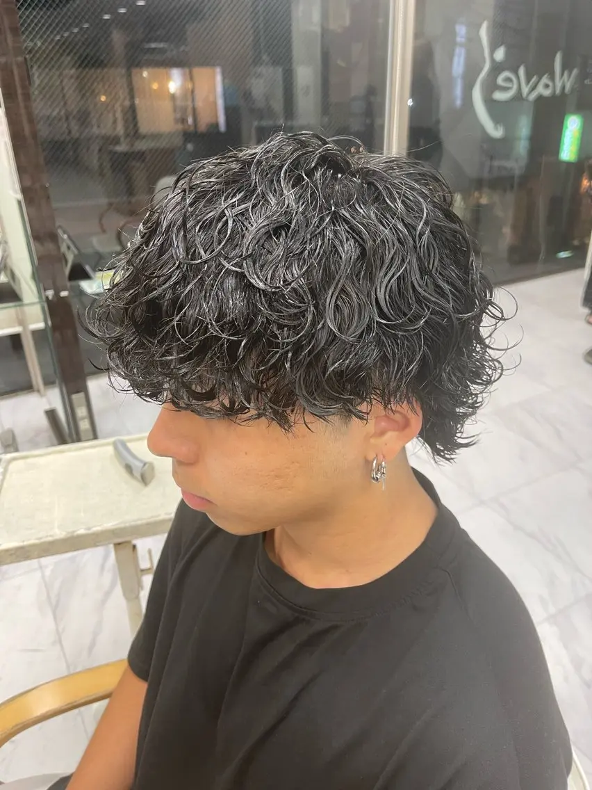 ショート パーマ メンズ 波巻きパーマ メンズウルフカット ウルフカット カット パーマ トリートメント 🌻メンズカット 落合諒🌻のヘアスタイル