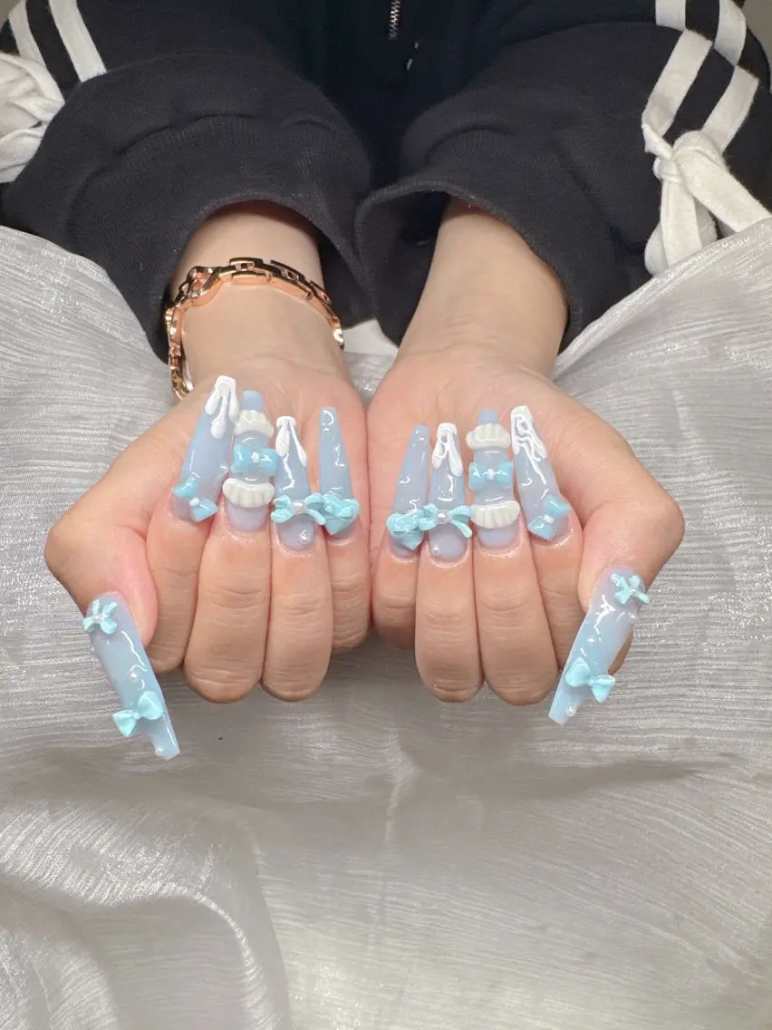 ネイル 長さ出し グラデーション 卒業式 キラキラネイル マグネットネイル Lee Nailsのネイルデザイン