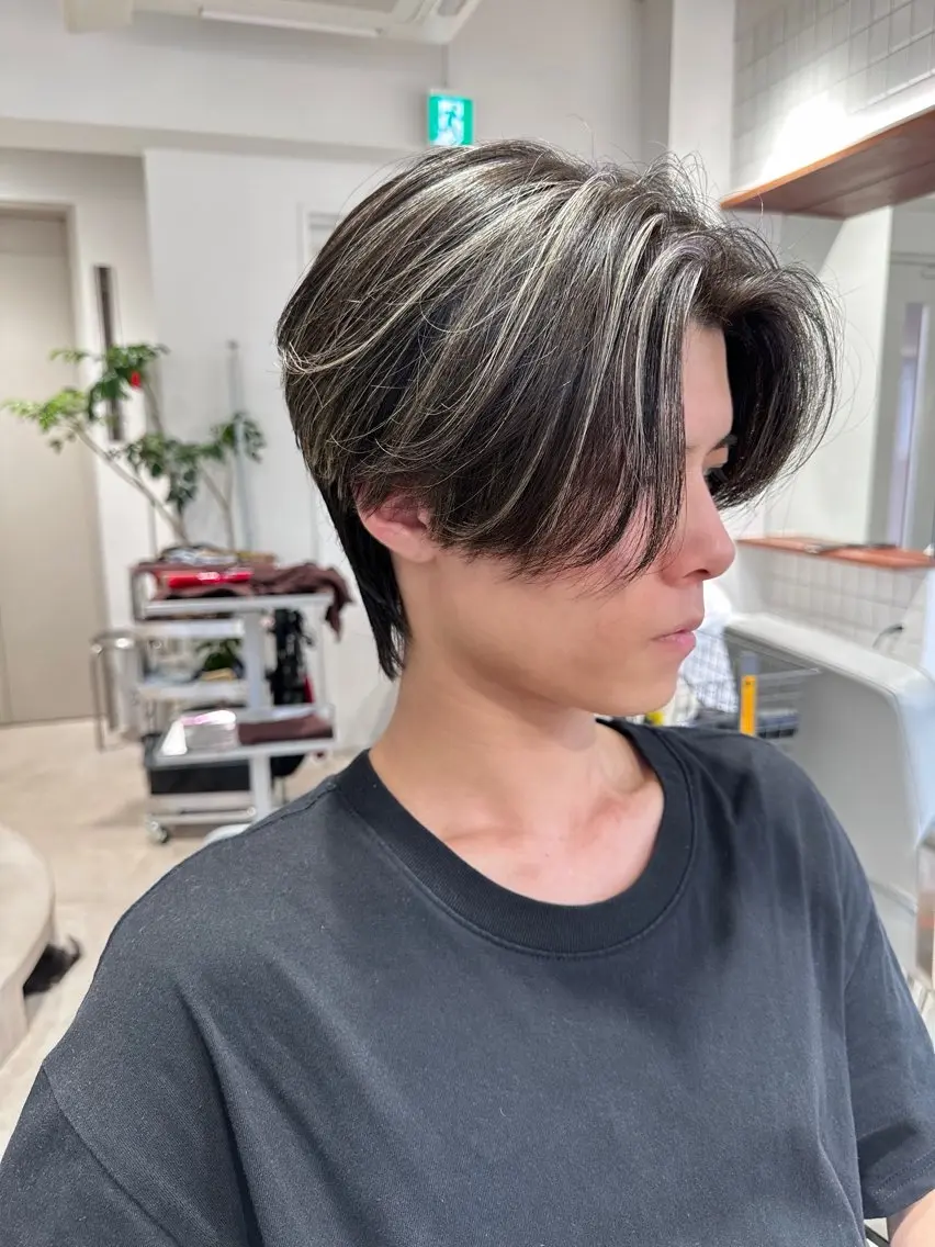 カラー メンズ メンズハイライト ハイライトカラー カット ヘアカラー トリートメント ヘアドネーション/ ショート・ボブのヘアスタイル