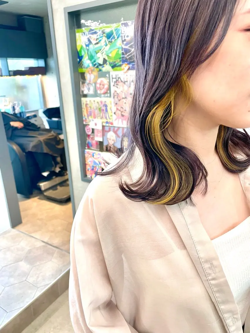 ミディアム カラー インナーカラー 推し ブリーチ 髪質改善のヘアスタイル