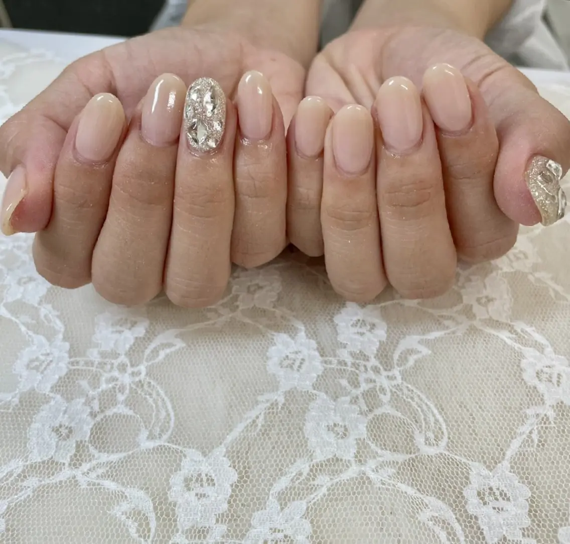 ネイル ストーンネイル 心斎橋Salon Epokkuのネイルデザイン
