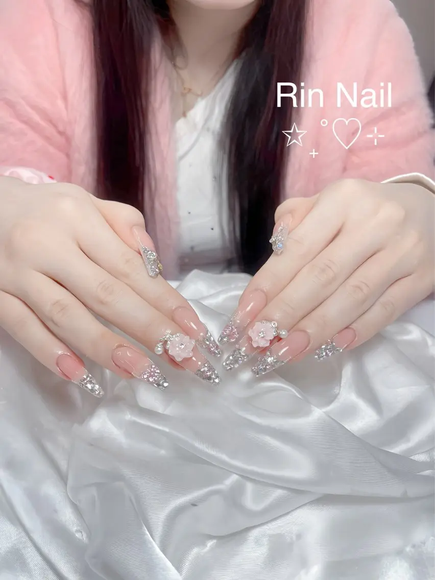 ネイル アートネイル チークネイル ジェルネイル ロングネイル マグネットネイル ハンドネイル Rin Nail 新大久保店のネイルデザイン