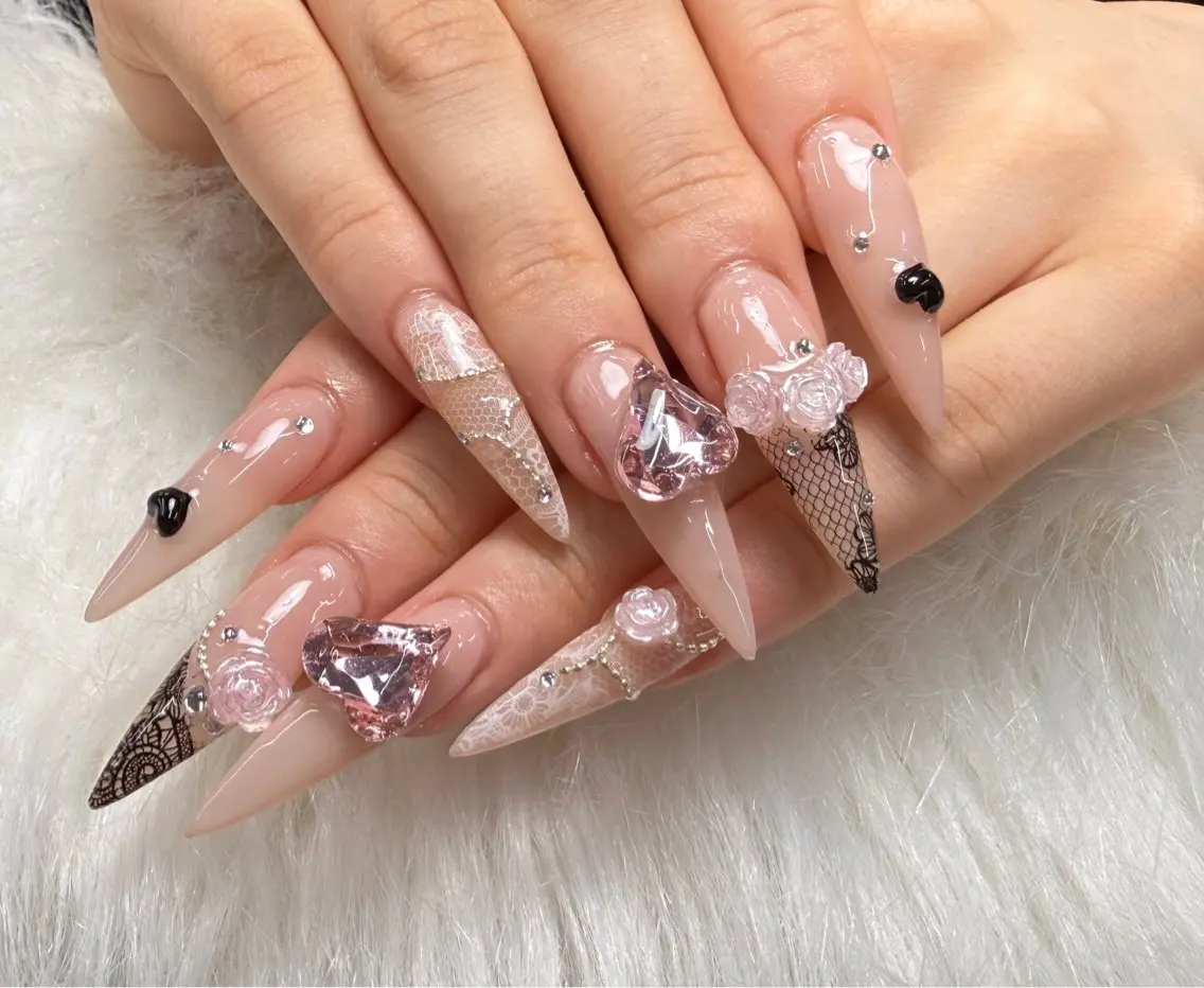 ネイル アートネイル ボルドー フレンチネイル ジェルネイル 氷ネイル・うるうるネイル ハンドネイル Julie NailSalonのネイルデザイン