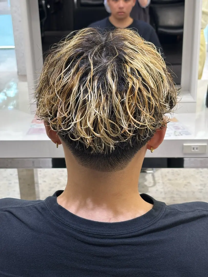 ショート カラー パーマ メンズ メンズハイライト ハイライトカラー ハイライト 山田 ひかりのヘアスタイル