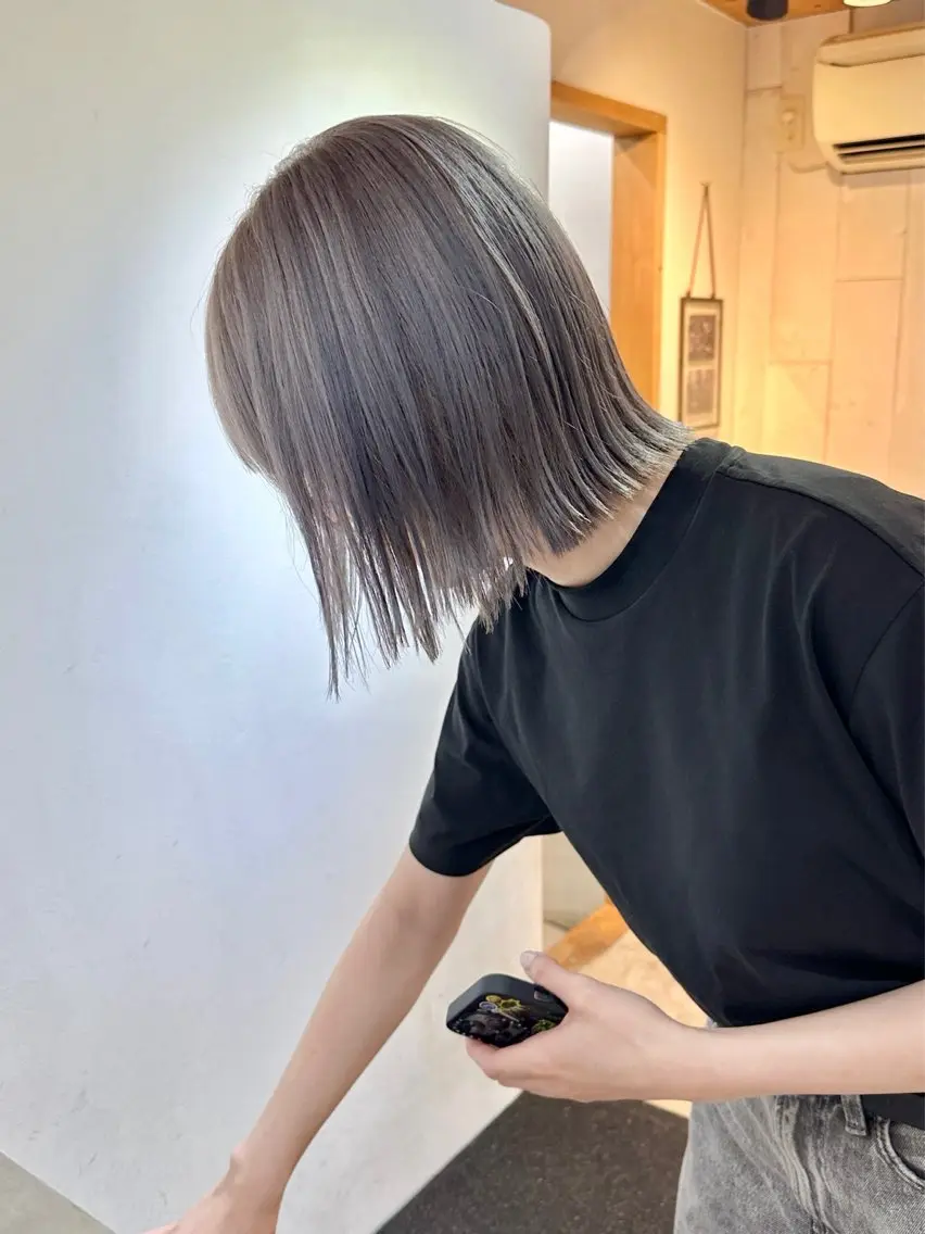ミディアム カラー シルバー カット ヘアカラー トリートメント ブリーチダブルカラー 【koide】のヘアスタイル