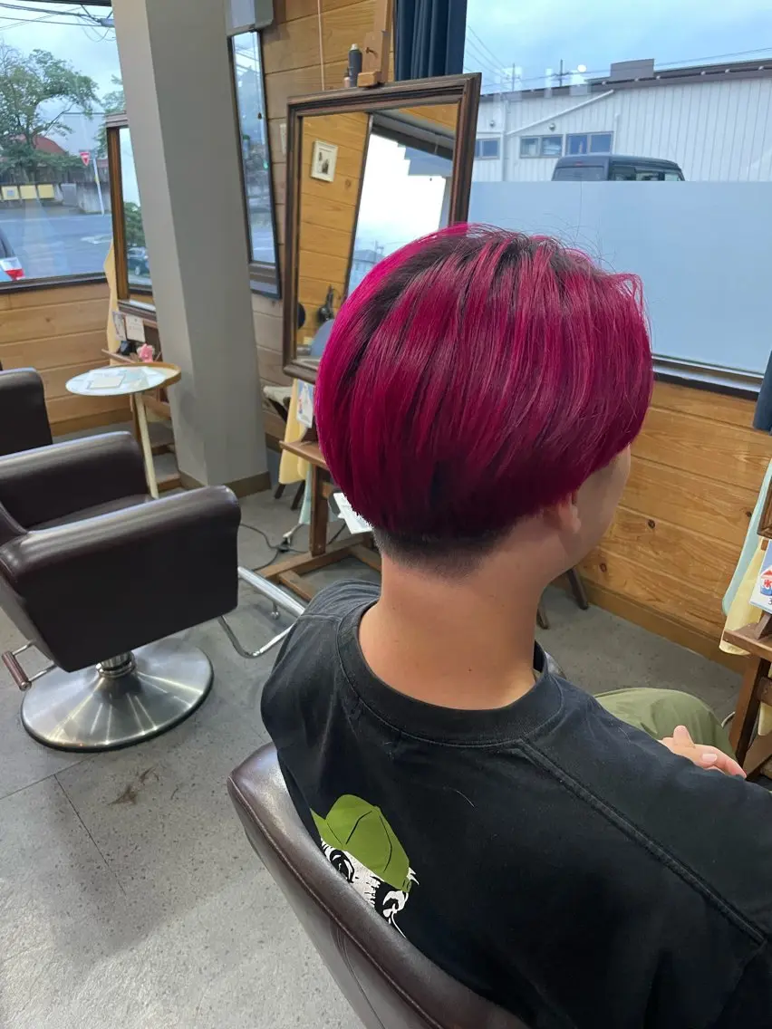 ショート カラー メンズ メンズブリーチ ツーブロック ブリーチ ピンクカラー 小島 直哉のヘアスタイル