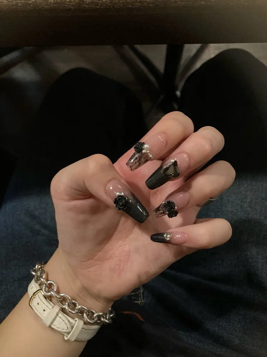 ネイル グラデーション レース ハンドネイル kanno Akane🖤のネイルデザイン