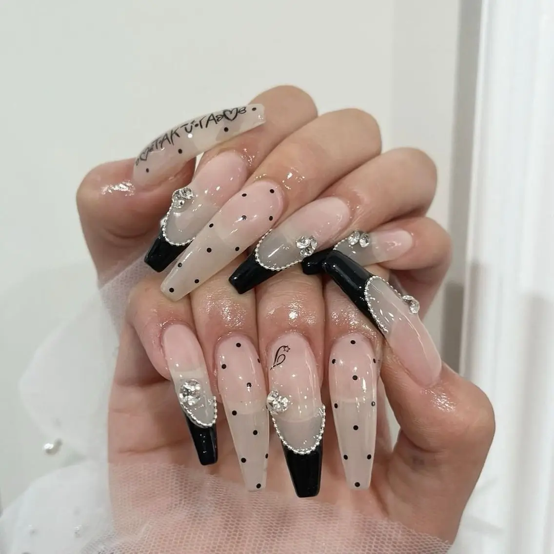ネイル フレンチネイル キラキラネイル 韓国ネイル シンプルネイル ワンホンネイル ハンドネイル MEI Nailのネイルデザイン