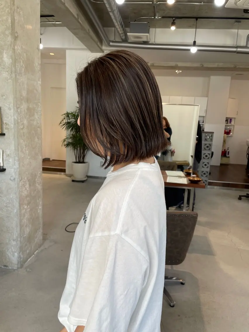 【人気No.2】似合わせカット+艶カラー＋ハイライト(インナーカラー)の写真