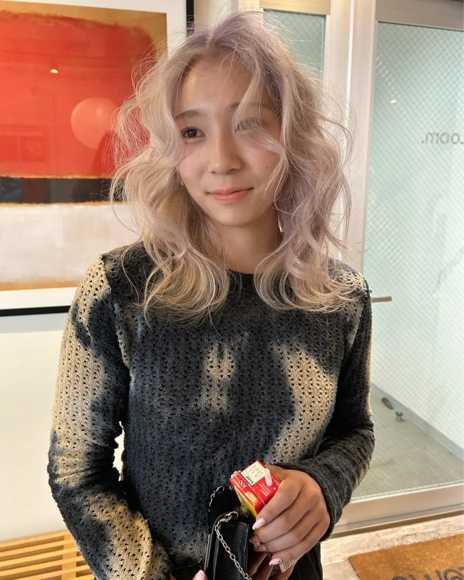 セミロング カラー ブロンド カット ヘアカラー トリートメント 村上雅人 ナチュラルモードのヘアスタイル