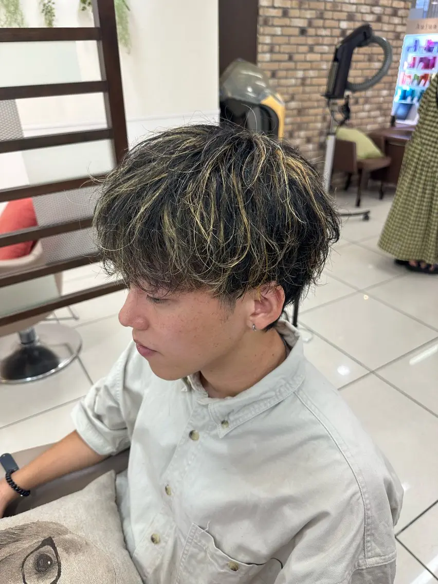 ショート カラー メンズ メンズ特化シャドウパ ーマラウンドマッシュのヘアスタイル
