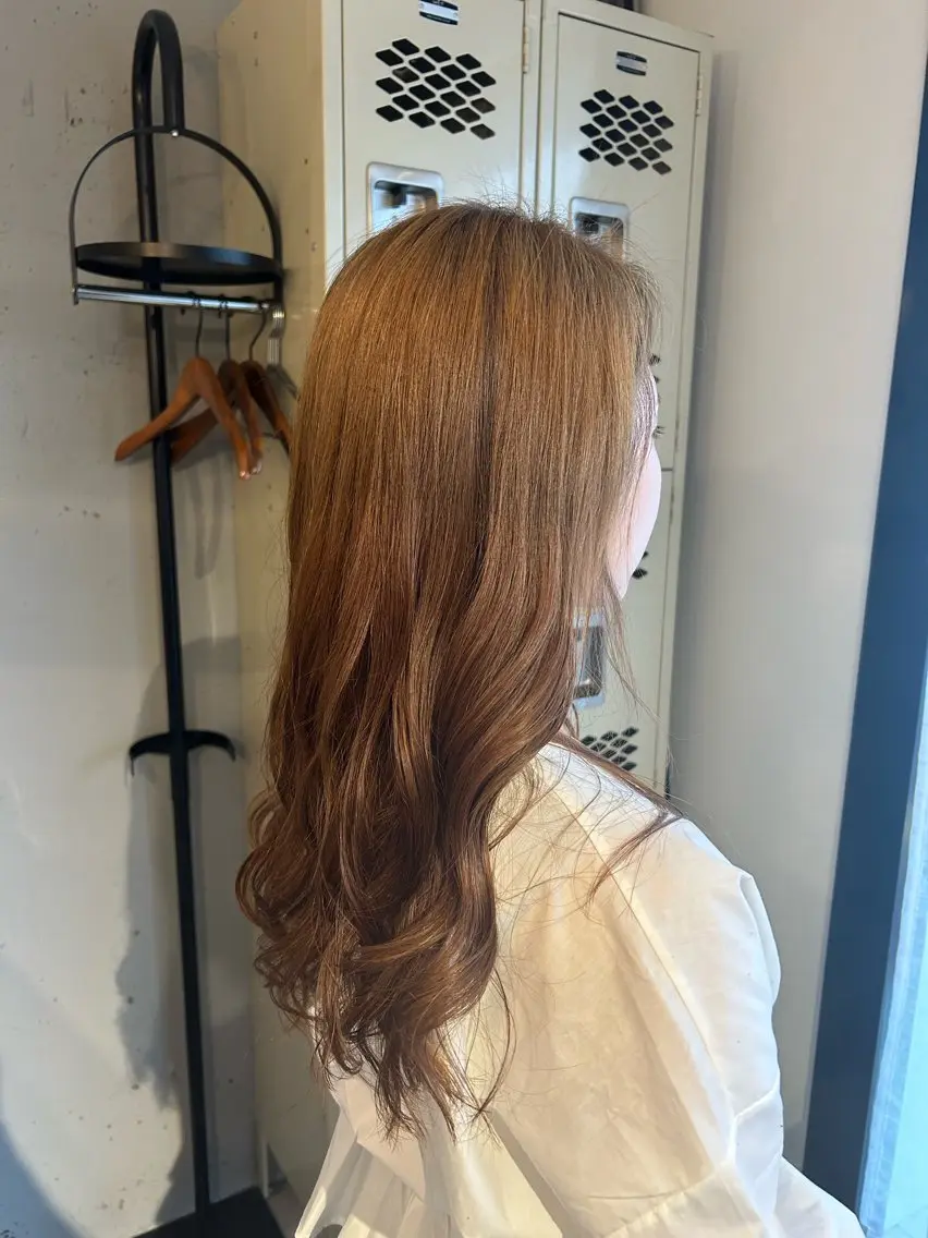 ロング カラー ベージュカラー ブリーチ ブリーチなしカラー Romy まるのヘアスタイル