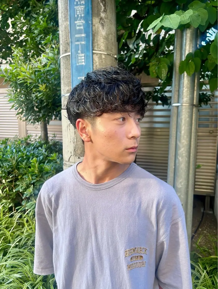 ショート パーマ メンズ メンズパーマ カット パーマ 保坂 駿太郎のヘアスタイル