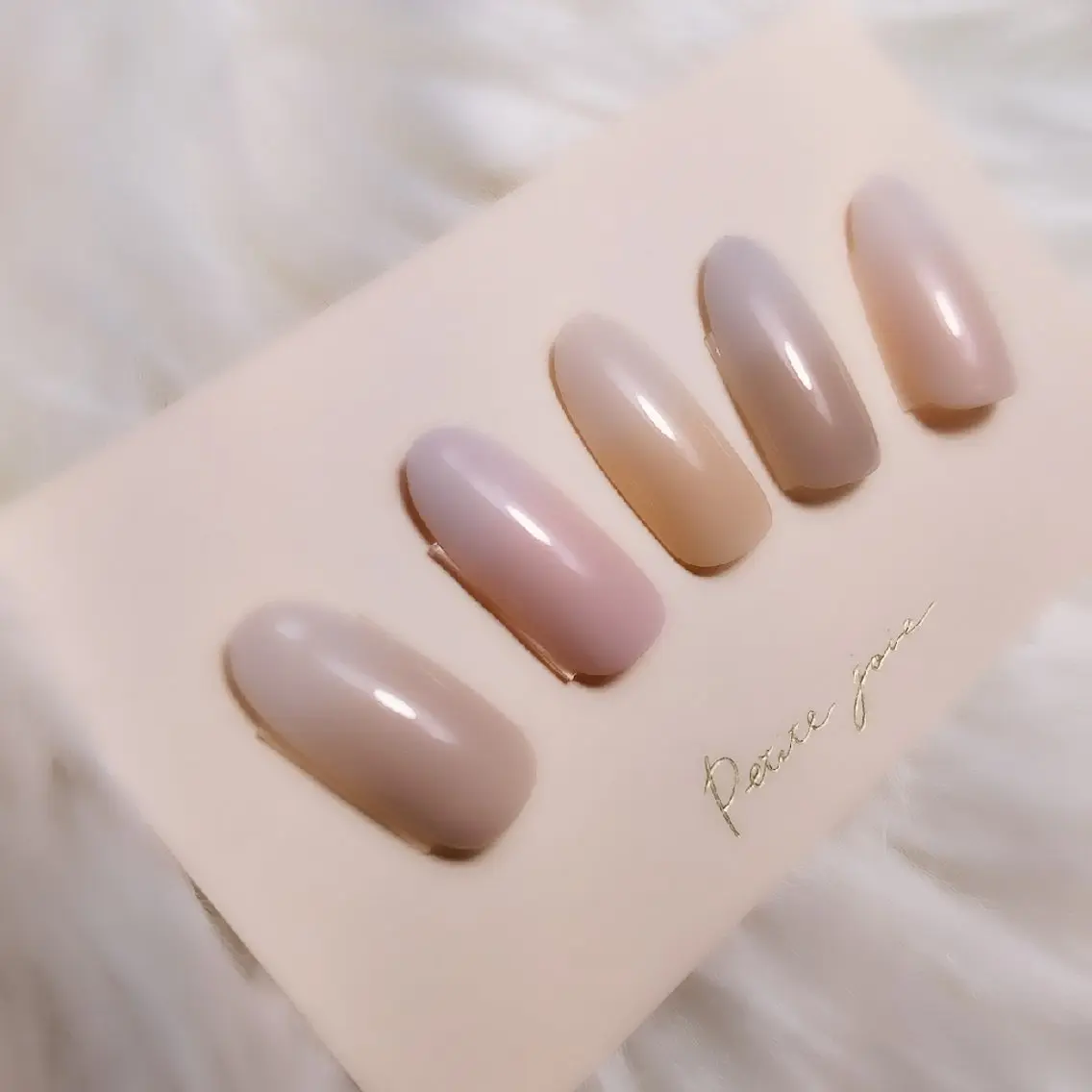 ネイル オーロラネイル Éva nail MARIのネイルデザイン