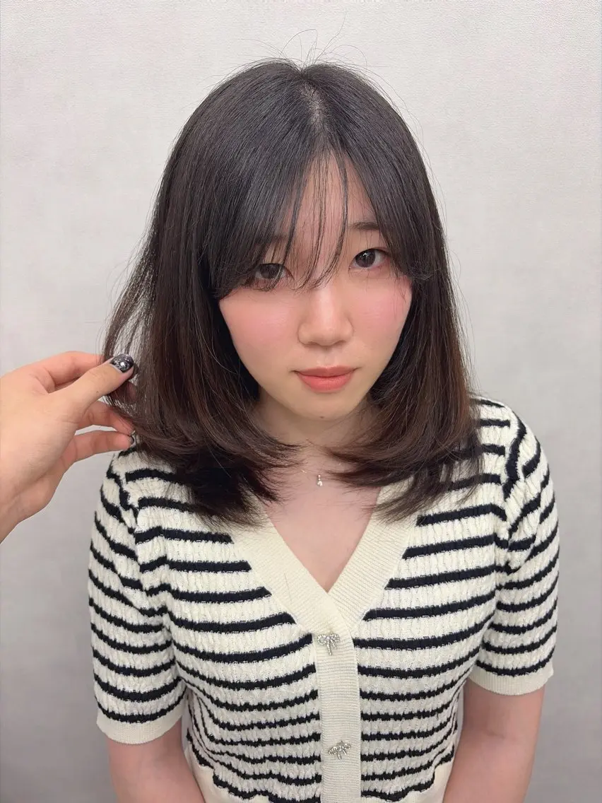 セミロング 🩵yuki/栄駅/ レイヤー／ハイトーンのヘアスタイル