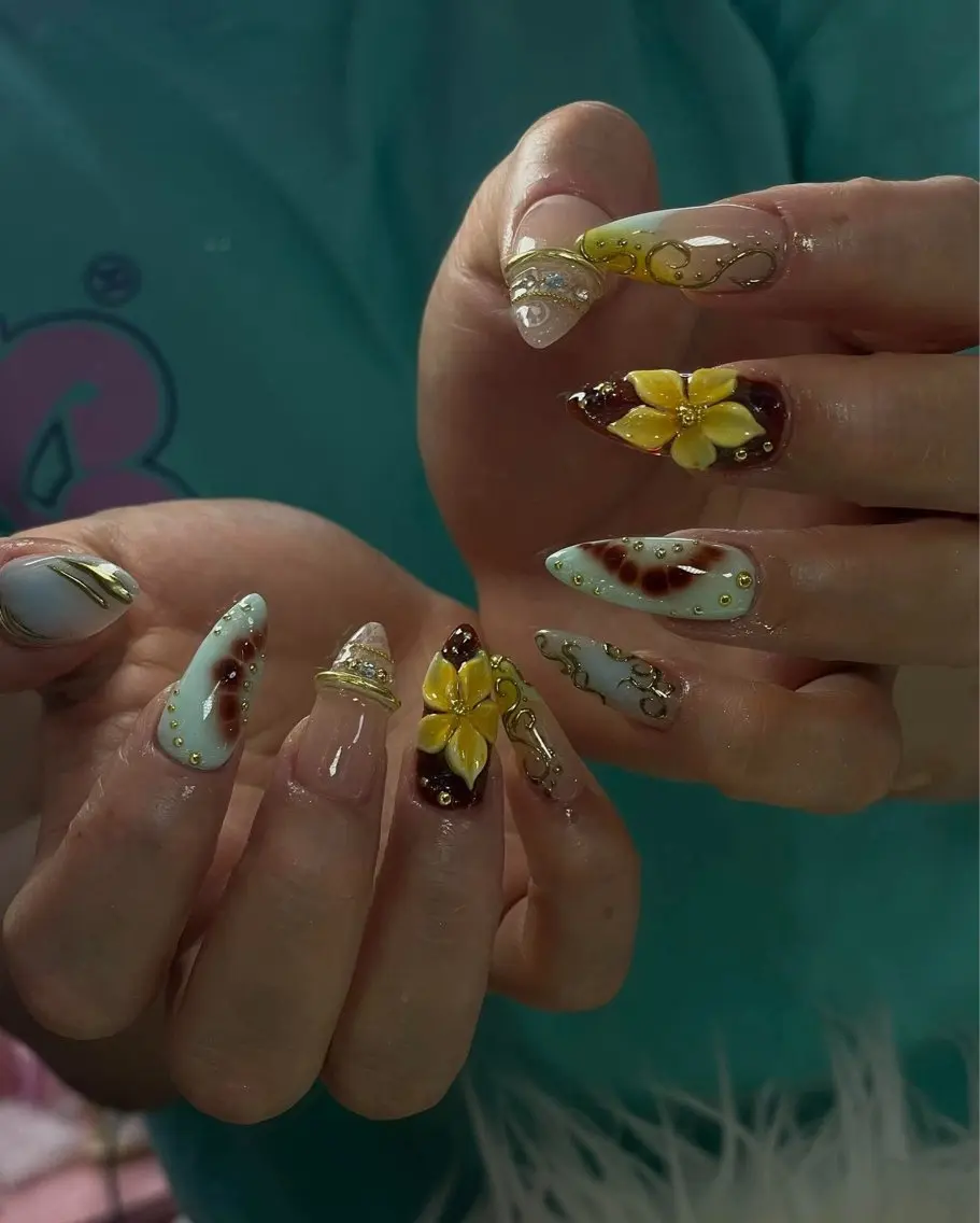 ネイル アートネイル フレンチネイル ジェルネイル キラキラネイル 韓国ネイル ハンドネイル ICE Nailsのネイルデザイン