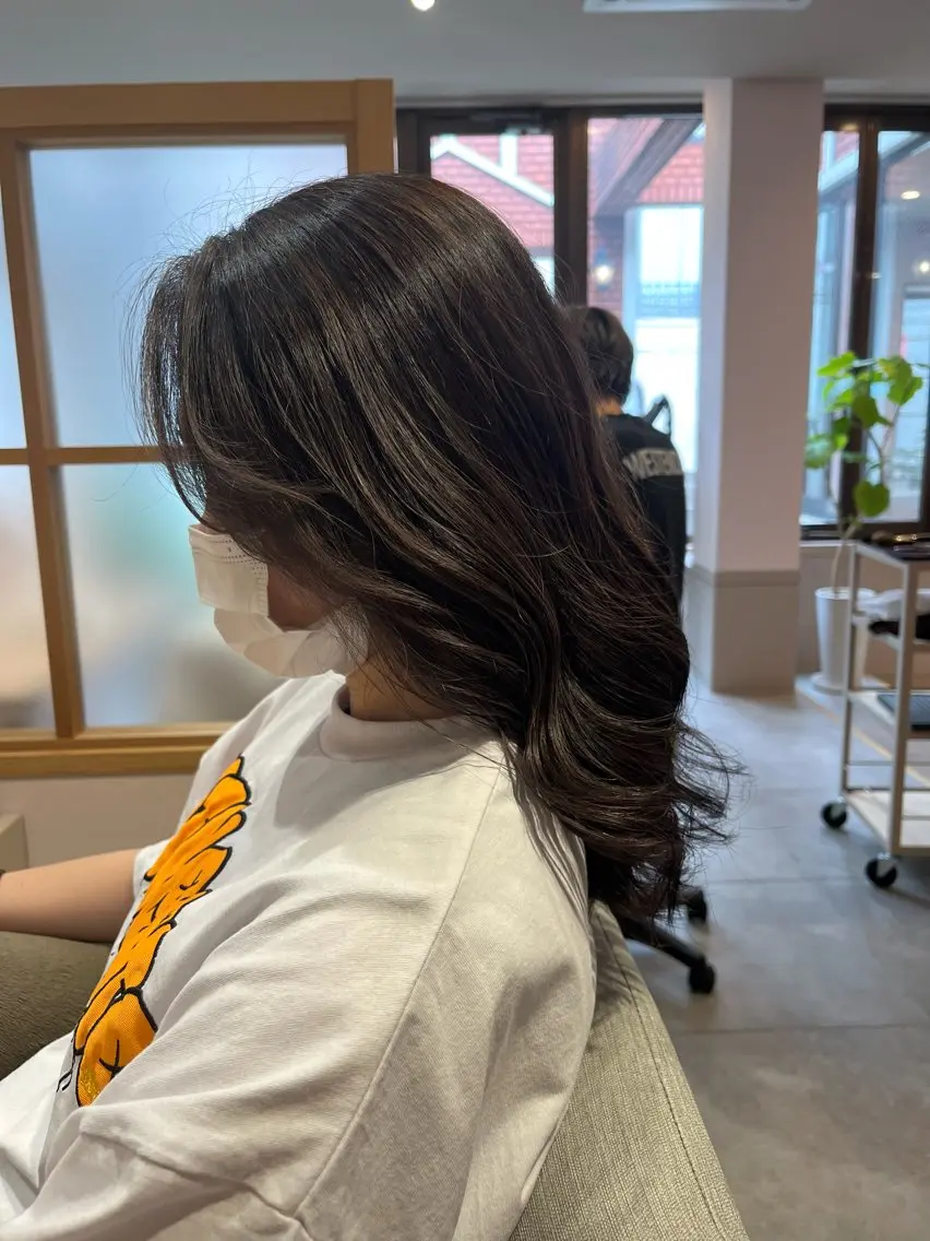 セミロング カラー デザインカラー ハイライトカラー ハイライト rio .のヘアスタイル