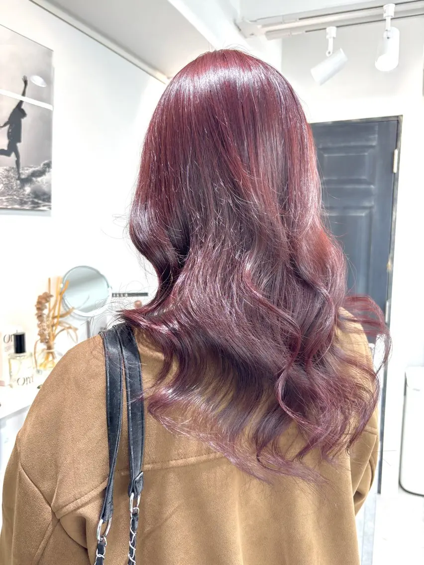 ロング カラー レッドカラー ヘアカラー ハイトーンカラー 🦋yuri🦋のヘアスタイル