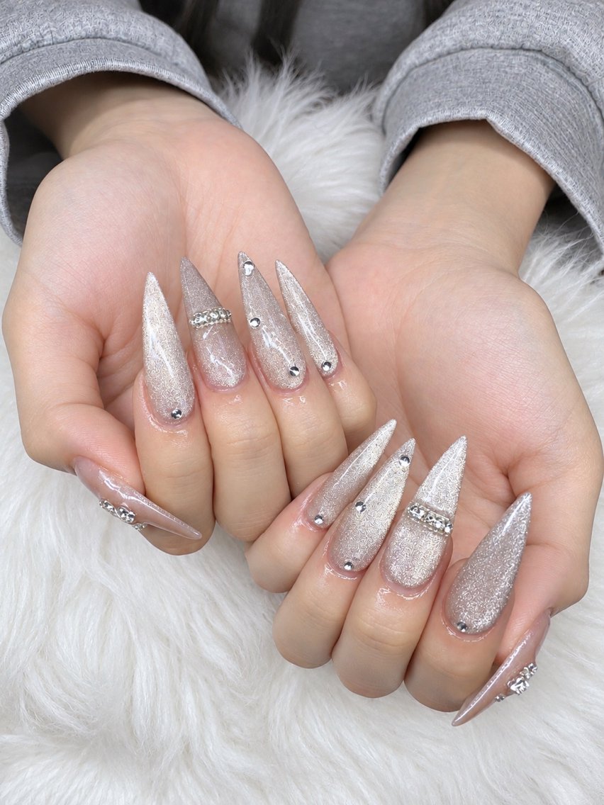 ネイル MIKA RUBY NAIL SLONのネイルデザイン