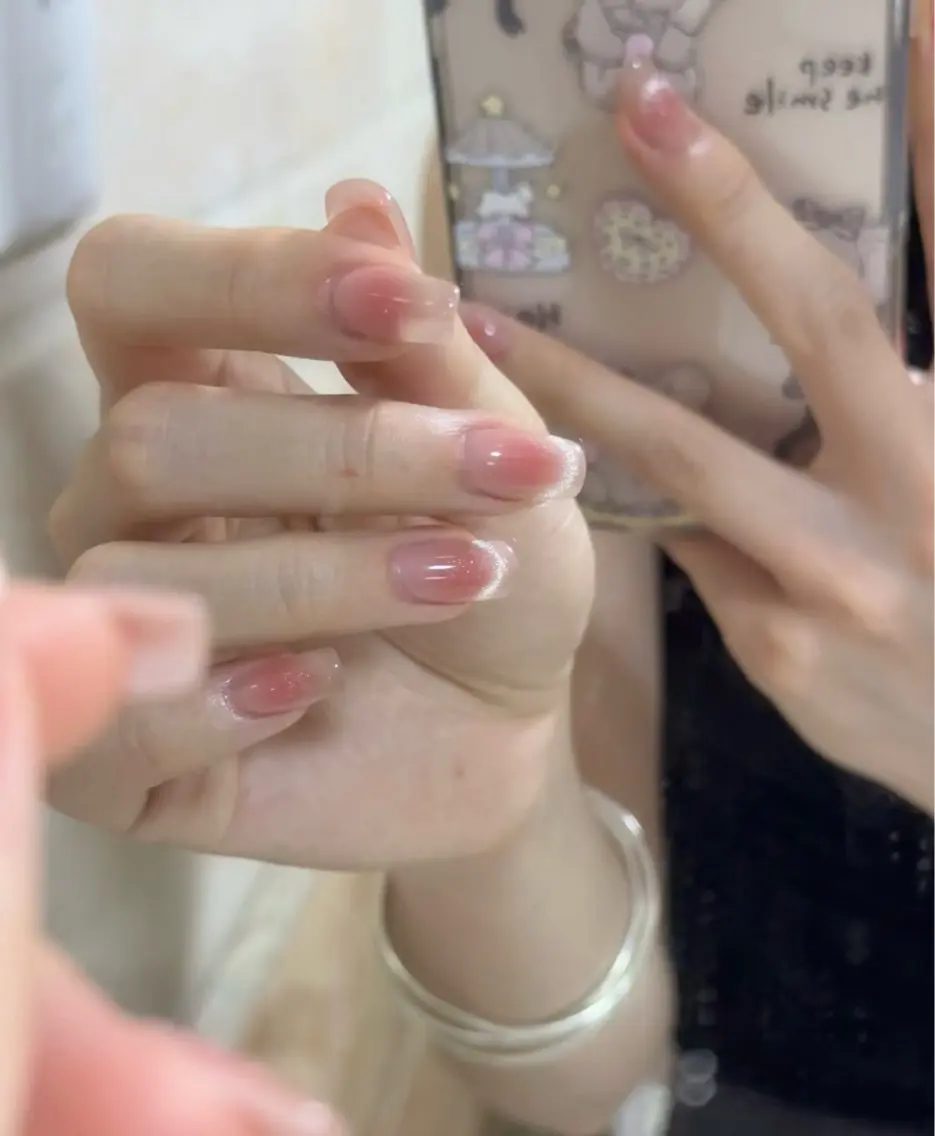 ネイル ハンドネイル Dione Nail ハチワレのネイルデザイン