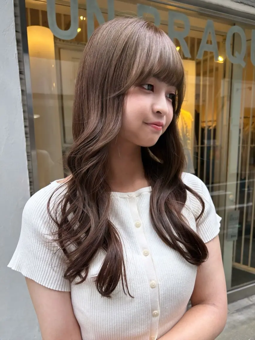 セミロング カラー ベージュカラー ブリーチ ブリーチなしカラー オリーブベージュ ヘアカラー トリートメント なぎさ 🎀 / 透明感カラー/心斎橋のヘアスタイル