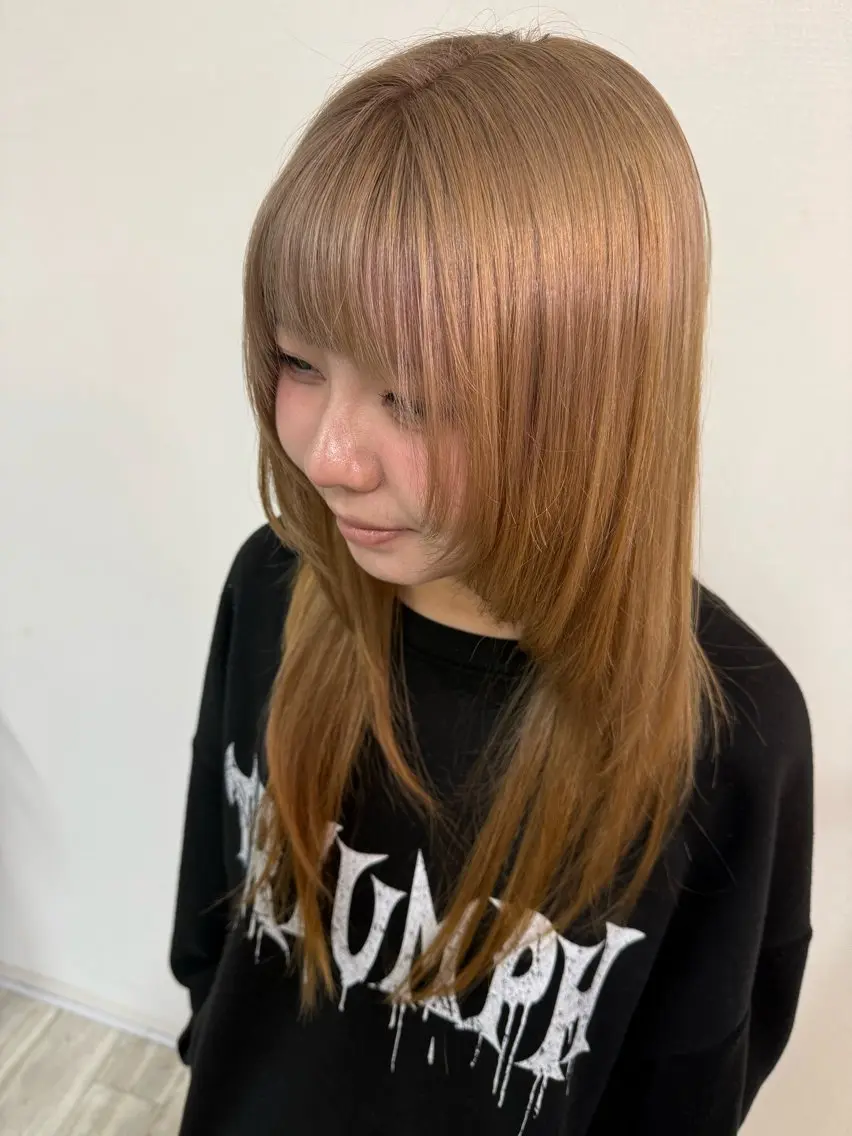 ロング カラー ベージュカラー ミルクティーベージュ 二宮 真愛のヘアスタイル