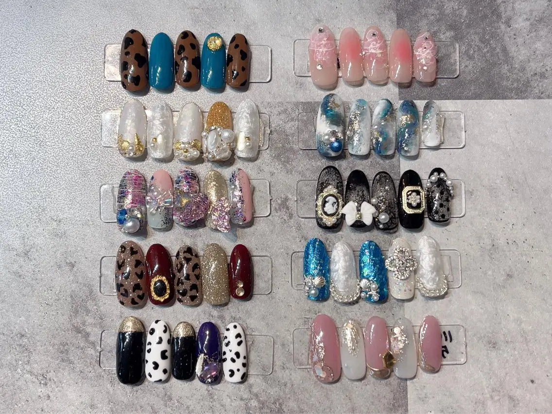 ネイル bijou nails　蓮のネイルデザイン