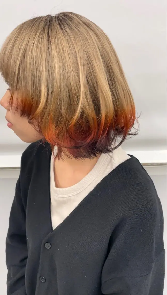 ミディアム カラー 狐カラー インナーカラー 推し ブリーチ 髪質改善のヘアスタイル
