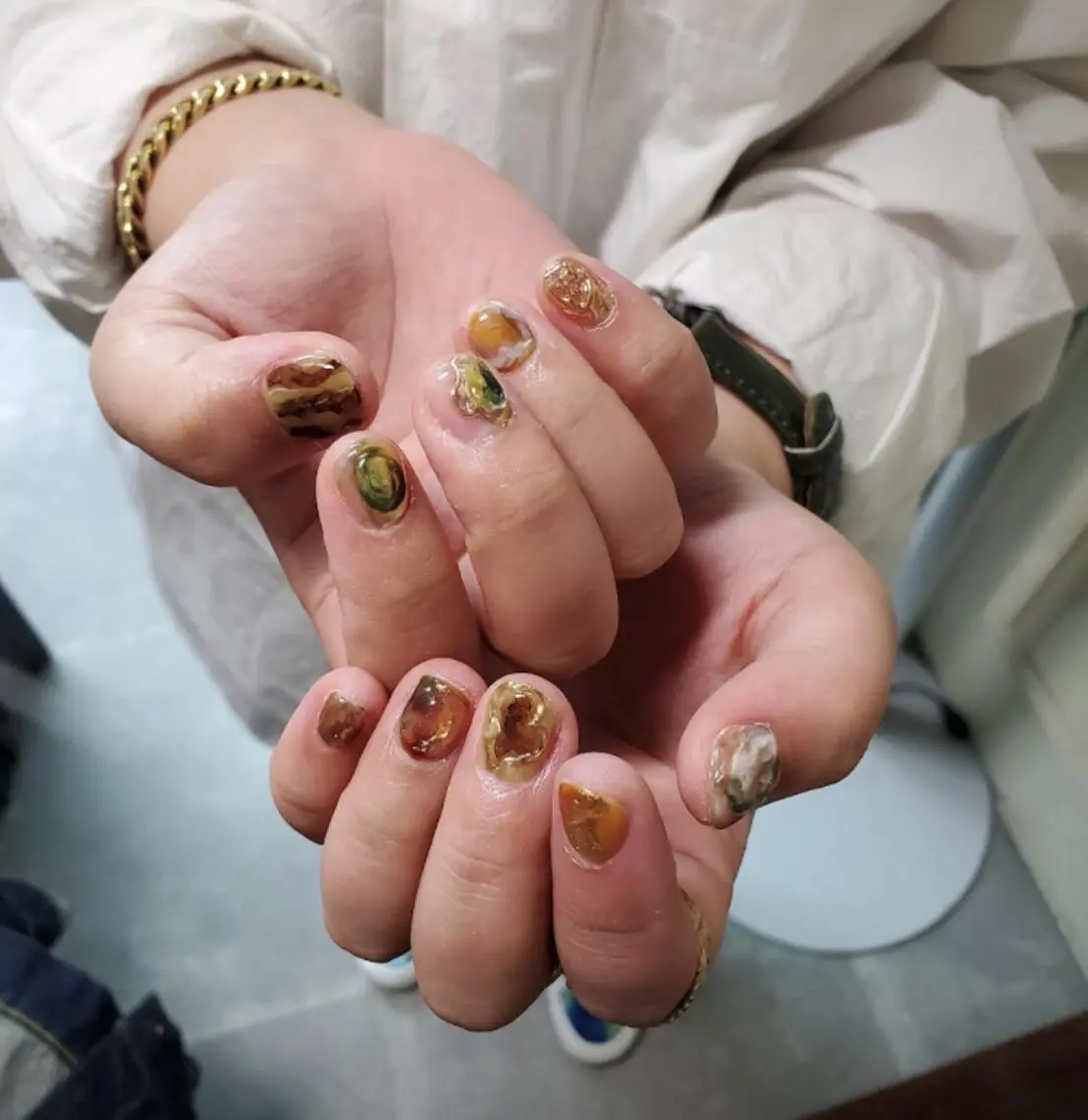 ネイル アートネイル ジェルネイル ミラーネイル ニュアンスネイル ぷっくりネイル nailstudio eviz新宿店のネイルデザイン