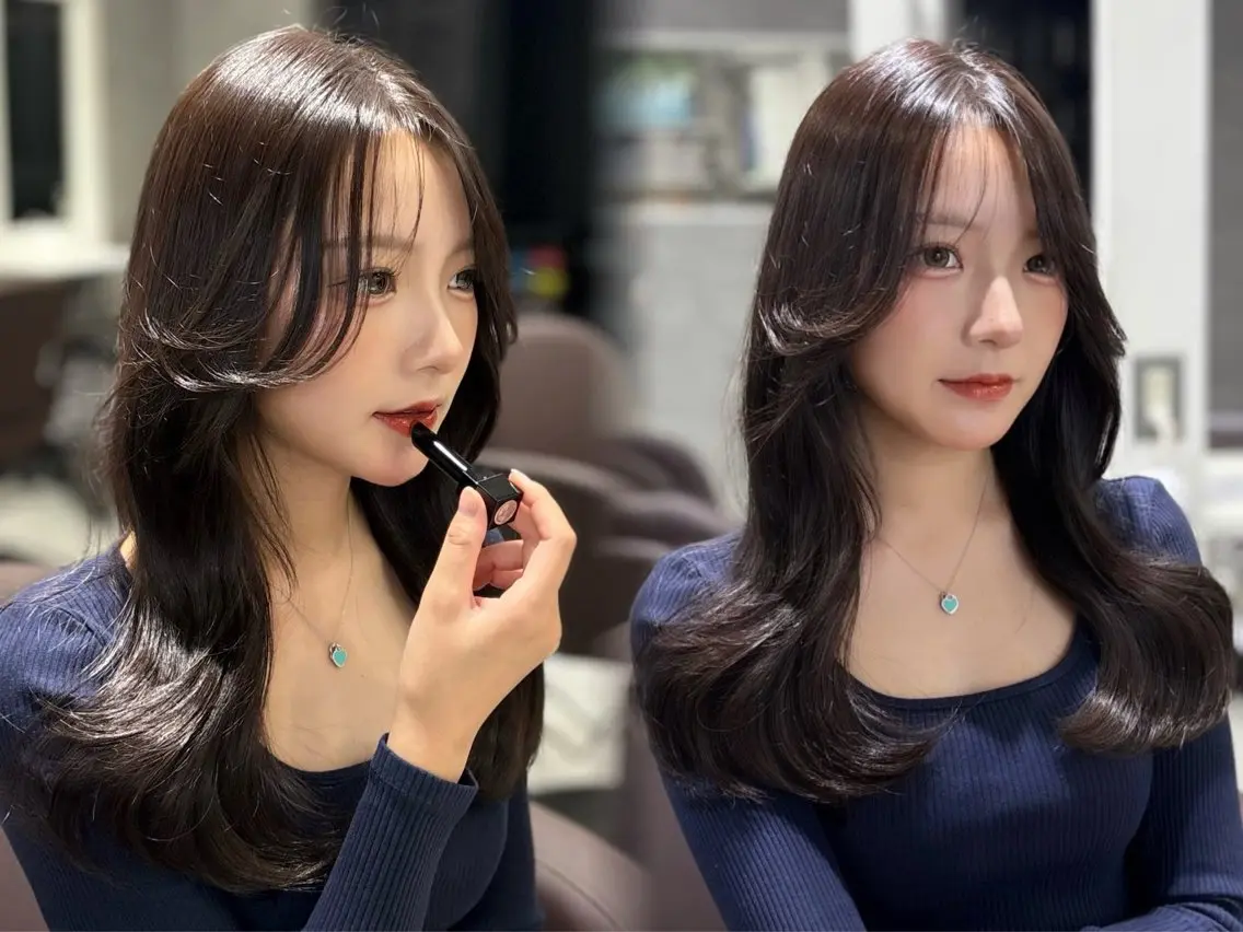 セミロング アッシュ カット ヘアカラー トリートメント あい❤︎ /髪質改善/韓国巻きのヘアスタイル