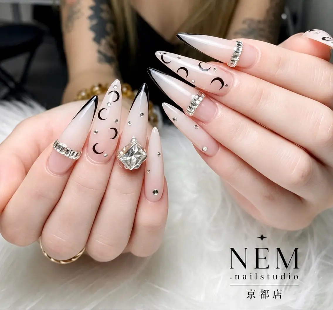 ネイル 長さ出し フラワーネイル 韓国ネイル ロングネイル ネイルチップ NEM nail 京都店のネイルデザイン