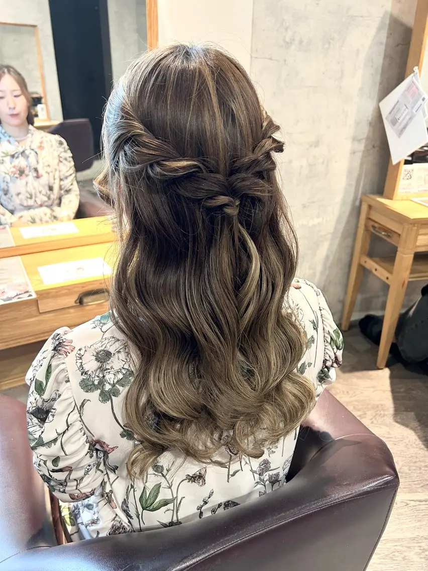 セミロング ヘアアレンジ ハーフアップ ハイライト ヘアセット パーソナルカラー 診断🍀マリンのヘアスタイル