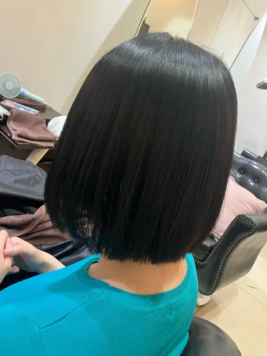 ミディアム カット ヘアカラー ヘッドスパ 吉本 yoshimotoのヘアスタイル