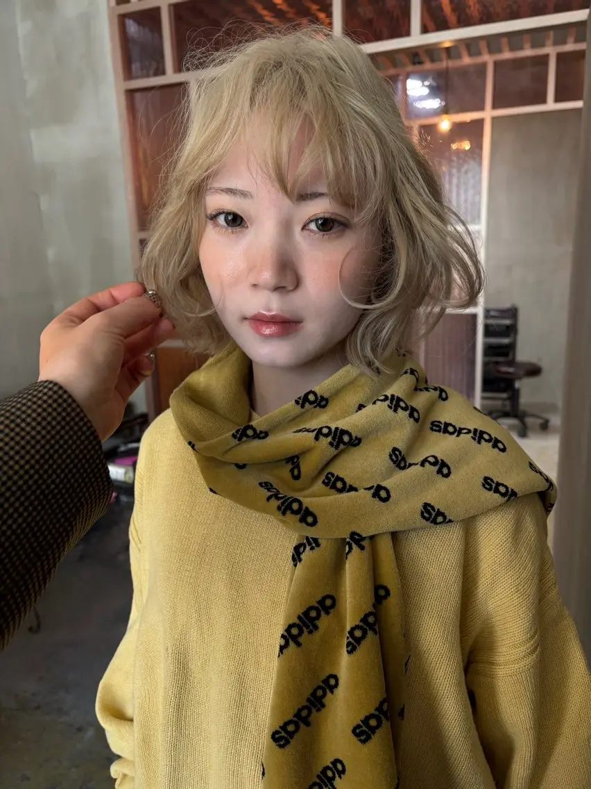 ショート ヘアカラー 褒められる ハイトーン⭐️カノンのヘアスタイル