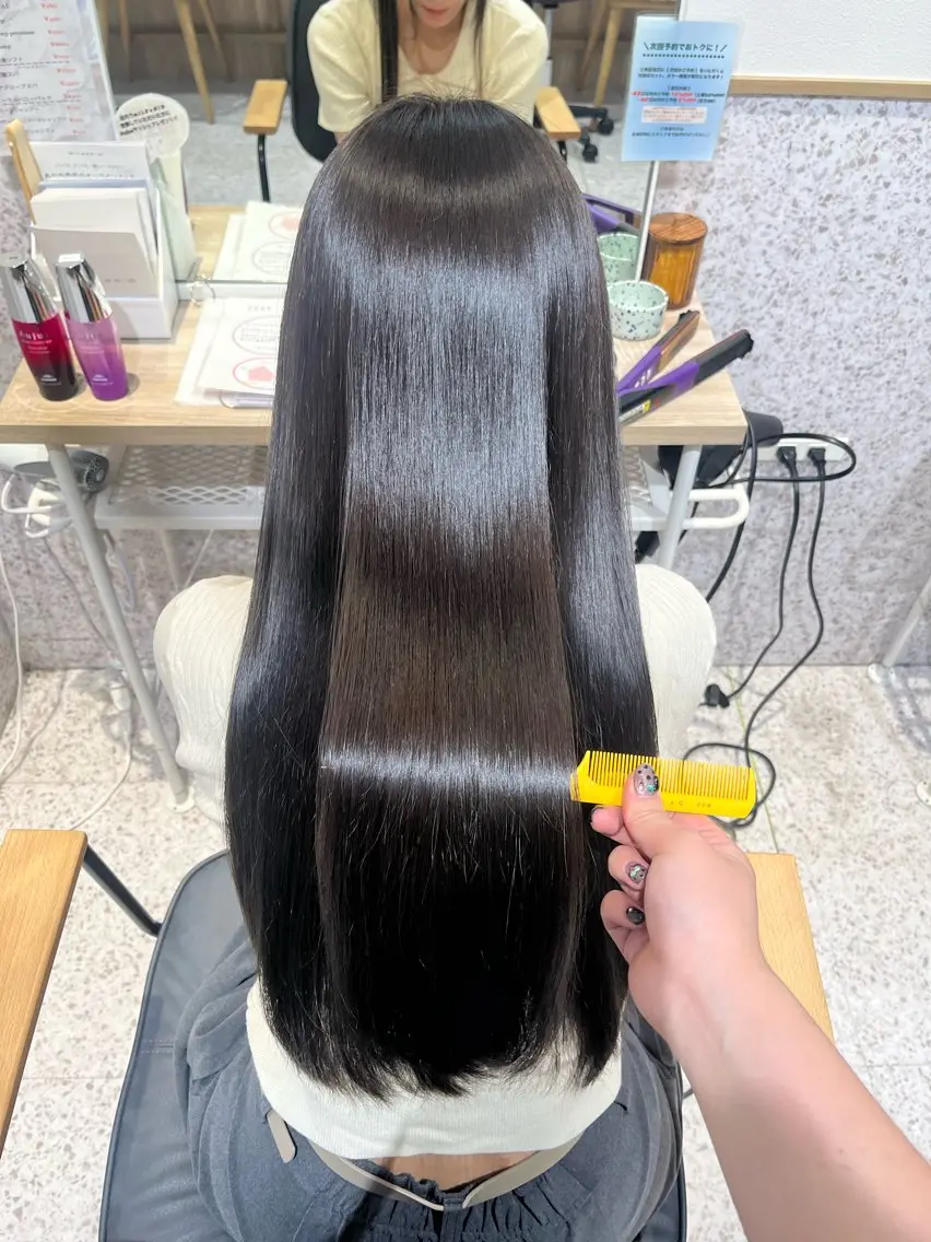 ロング 顔周りカット ハイライト 髪質改善 韓国風ヘア 縮毛矯正 ヘアカラー 艶カラー／ハイトーン ミサキのヘアスタイル