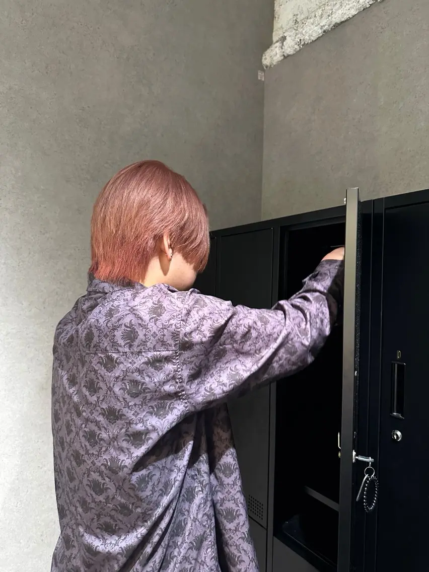 カラー メンズ ベージュカラー ピンクカラー ピンクベージュ カット ヘアカラー ブリーチカラー/ ベージュ/SARAのヘアスタイル