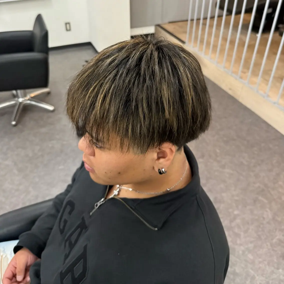 カラー メンズ 中島 亜珠のヘアスタイル