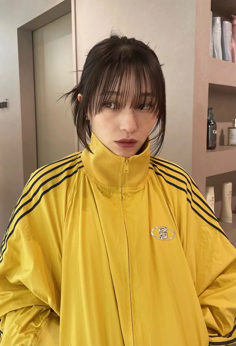 セミロング カラー ヘアアレンジ セミロングパーマ 髪質改善 縮毛矯正 トリートメント 脇野 茉優のヘアスタイル
