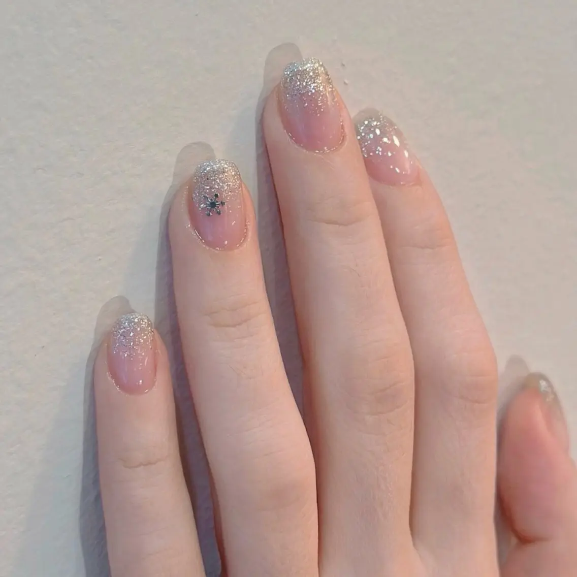 ネイル キラキラネイル 韓国ネイル 水色 マグネットネイル ミラーネイル ハンドネイル ハンドケア Akina Nail 亀戸のネイルデザイン