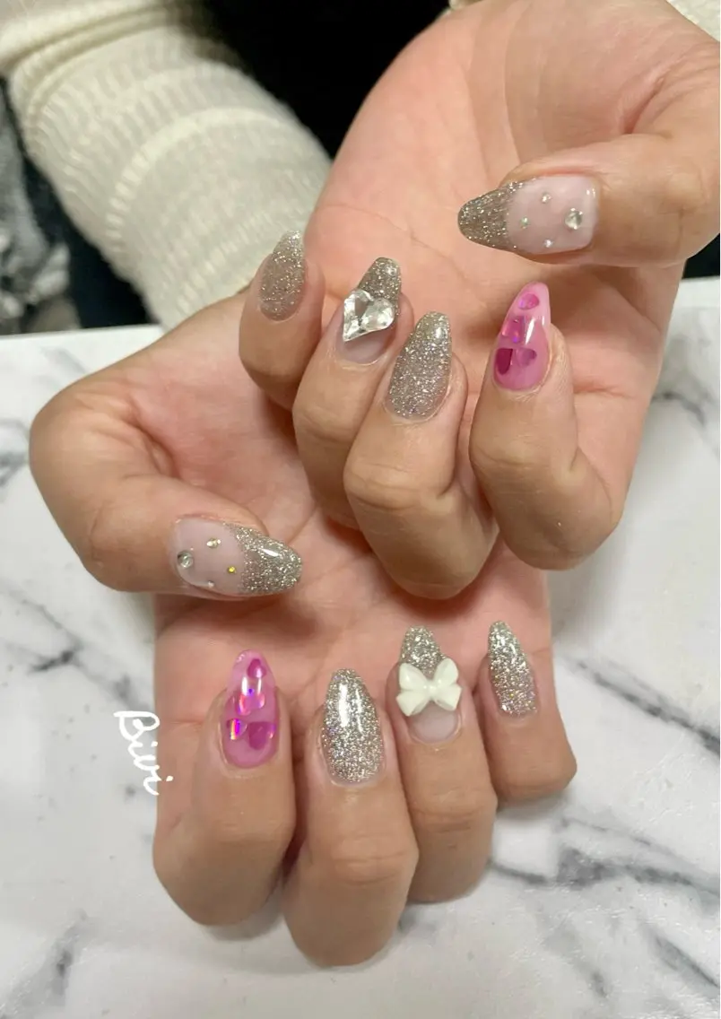 ネイル アートネイル フラッシュネイル ラメ(グリッター) シルバー スクエアネイル ♡Bivi♡自爪に 優しいネイルサロンのネイルデザイン