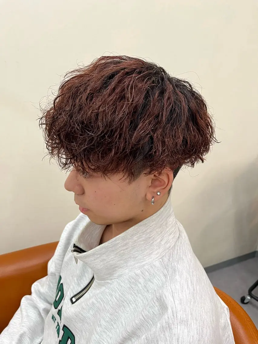 カラー パーマ フェザーパーマメンズ ピンパーマ京都駅前のヘアスタイル