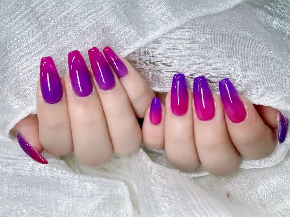 ネイル 長さ出し フラッシュネイル フレンチネイル キラキラネイル ラメ(グリッター) Chouette Nailのネイルデザイン
