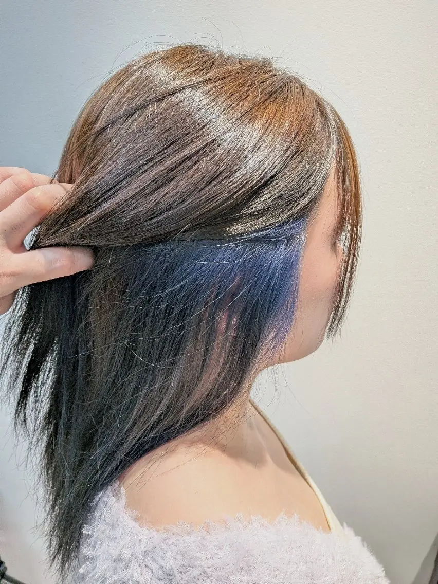 カラー アッシュ アッシュグレー ブリーチ グラデーションカラー インナーカラー ヘアカラー トリートメント 八木琉河/ブリーチ/ ハイトーン艶髪カラーのヘアスタイル