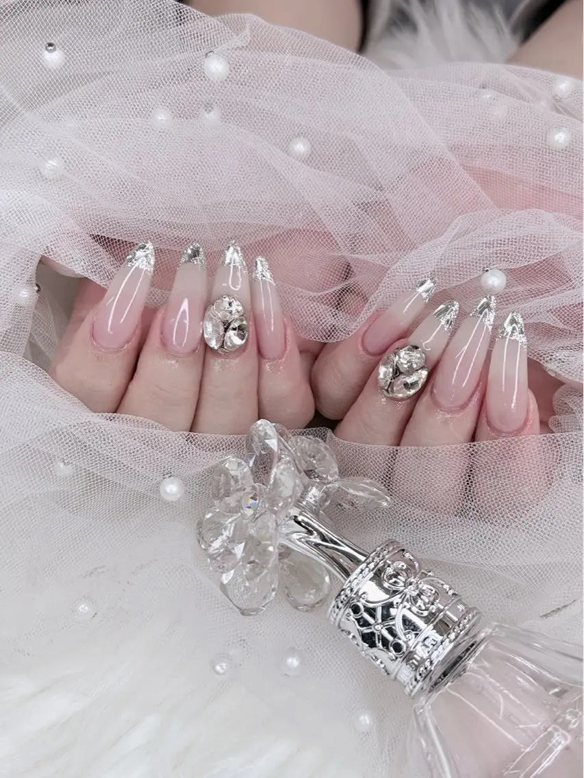 ネイル Minéa nailのネイルデザイン