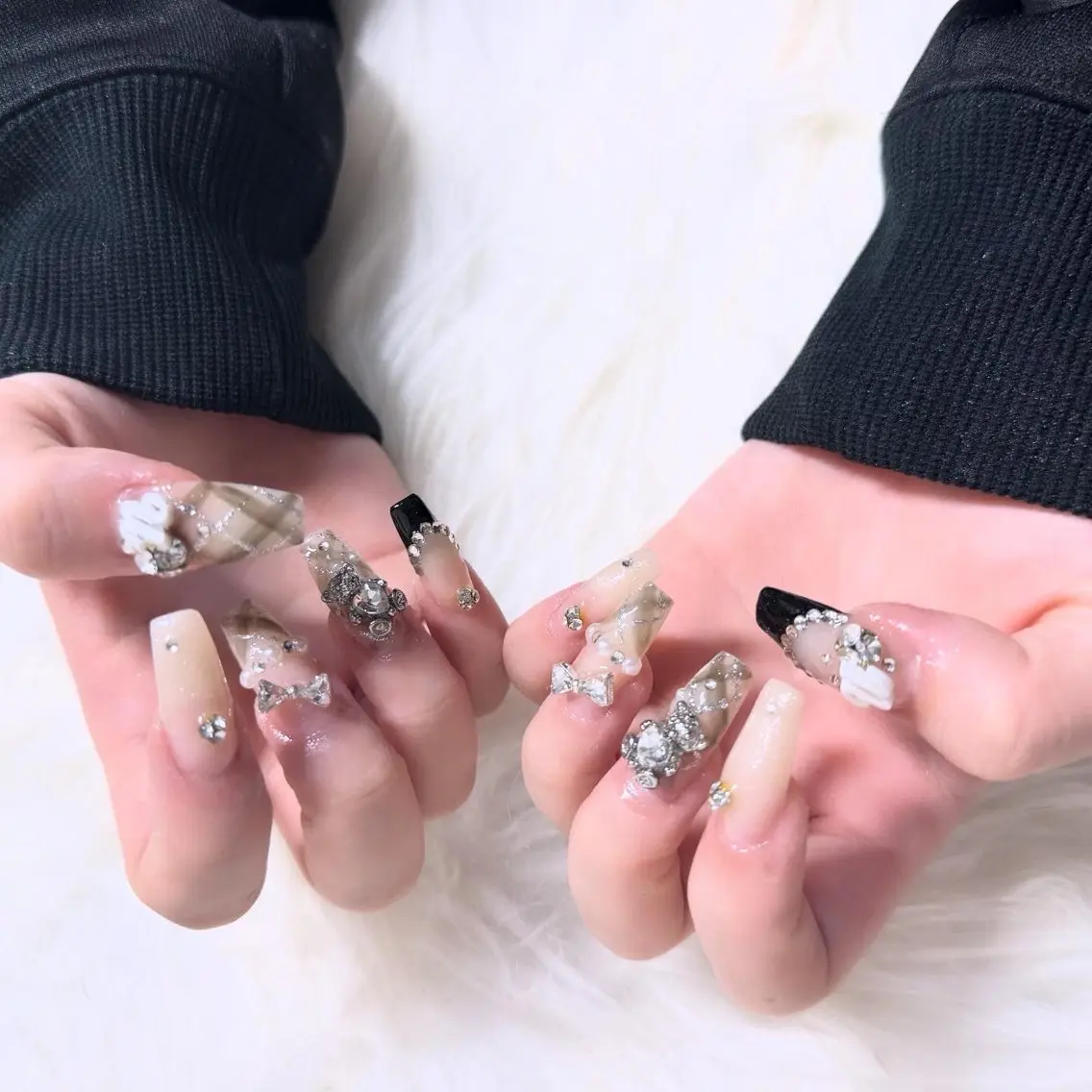 ロング ハンドネイル mao .のネイルデザイン