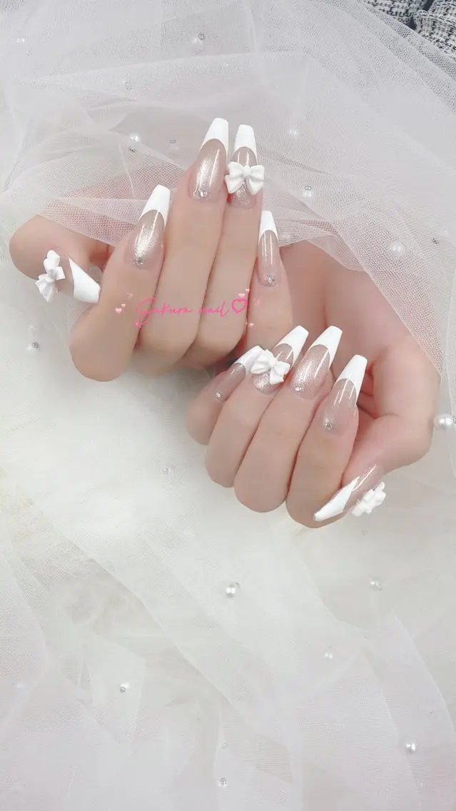 ネイル オーロラネイル クリアネイル フラッシュネイル フレンチネイル ジェルネイル ハンドネイル Sakura Nail Salonのネイルデザイン