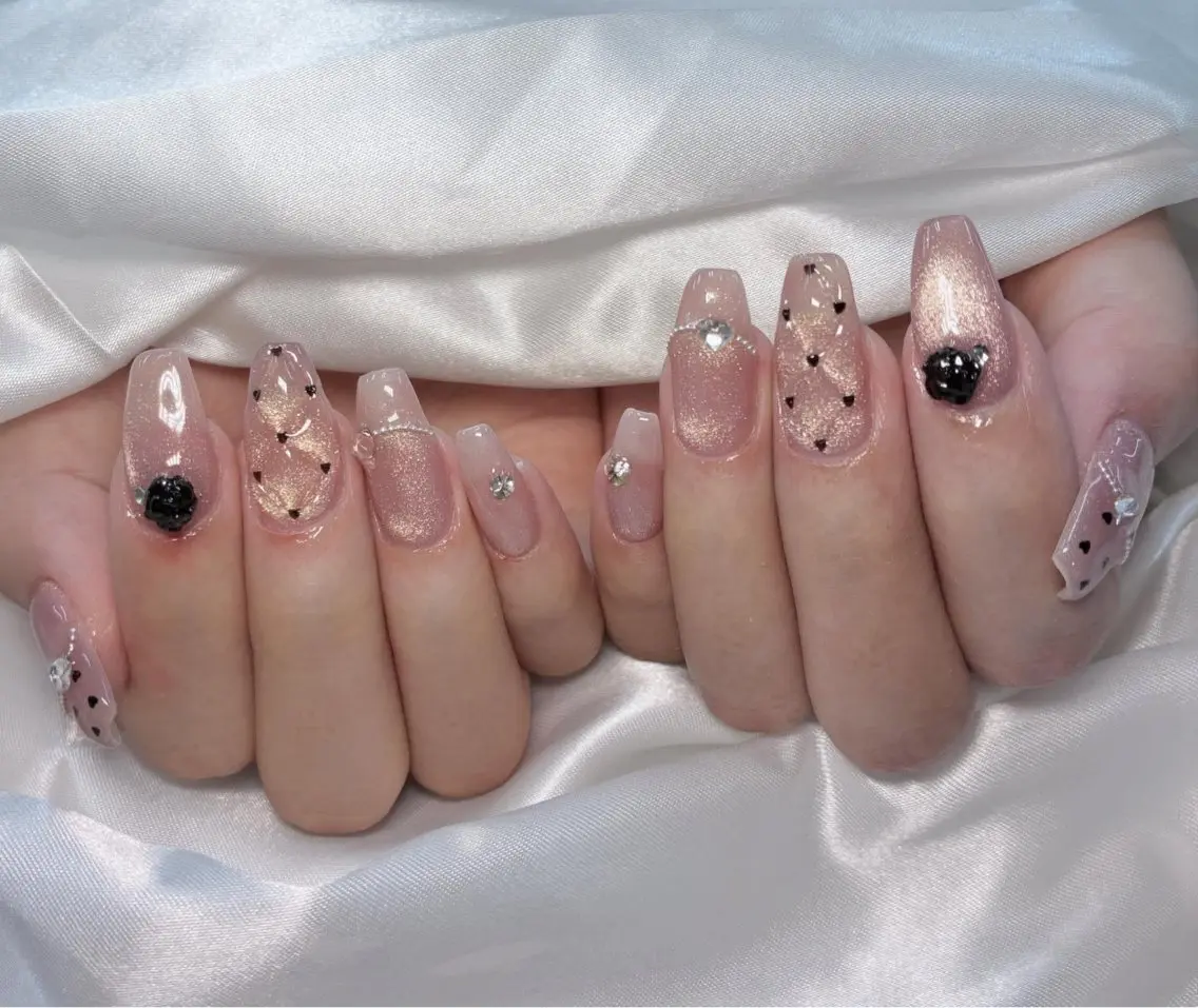 ネイル グラデーション キラキラネイル 韓国ネイル マグネットネイル ニュアンスネイル ハンドネイル Hana Rose Nailのネイルデザイン