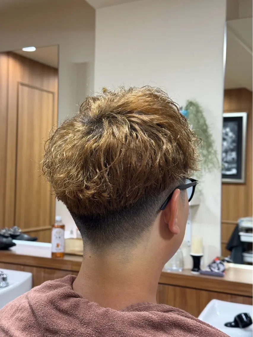 ショート パーマ スパイラルパーマ カット パーマ 有田 光輝のヘアスタイル