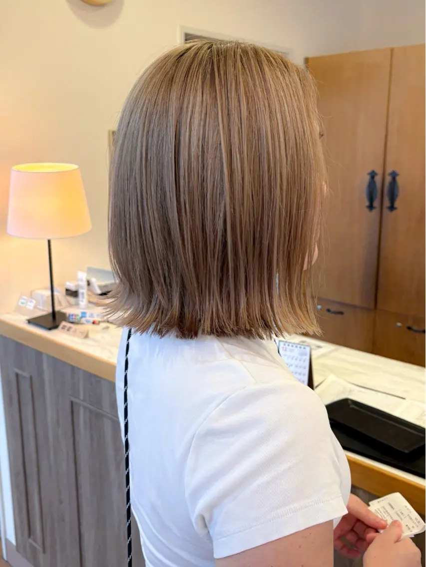 ミディアム カット ヘアカラー トリートメント 石平 暖のヘアスタイル