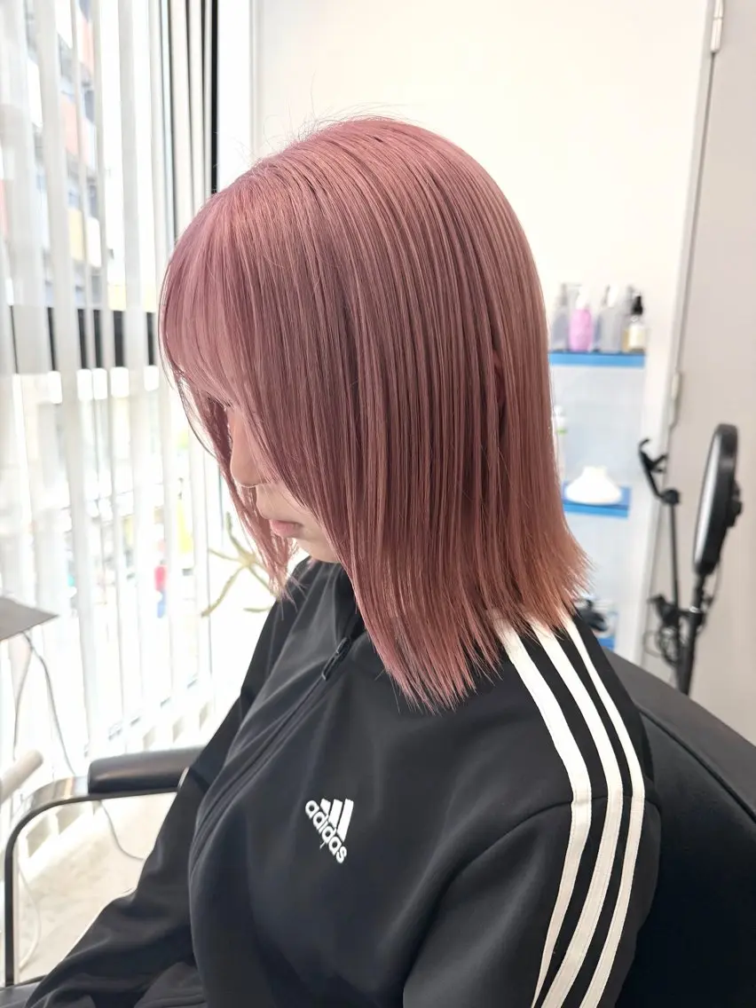 ミディアム ヘアカラー ブリーチ特化🎀ピ ンクカラー高橋さやかのヘアスタイル